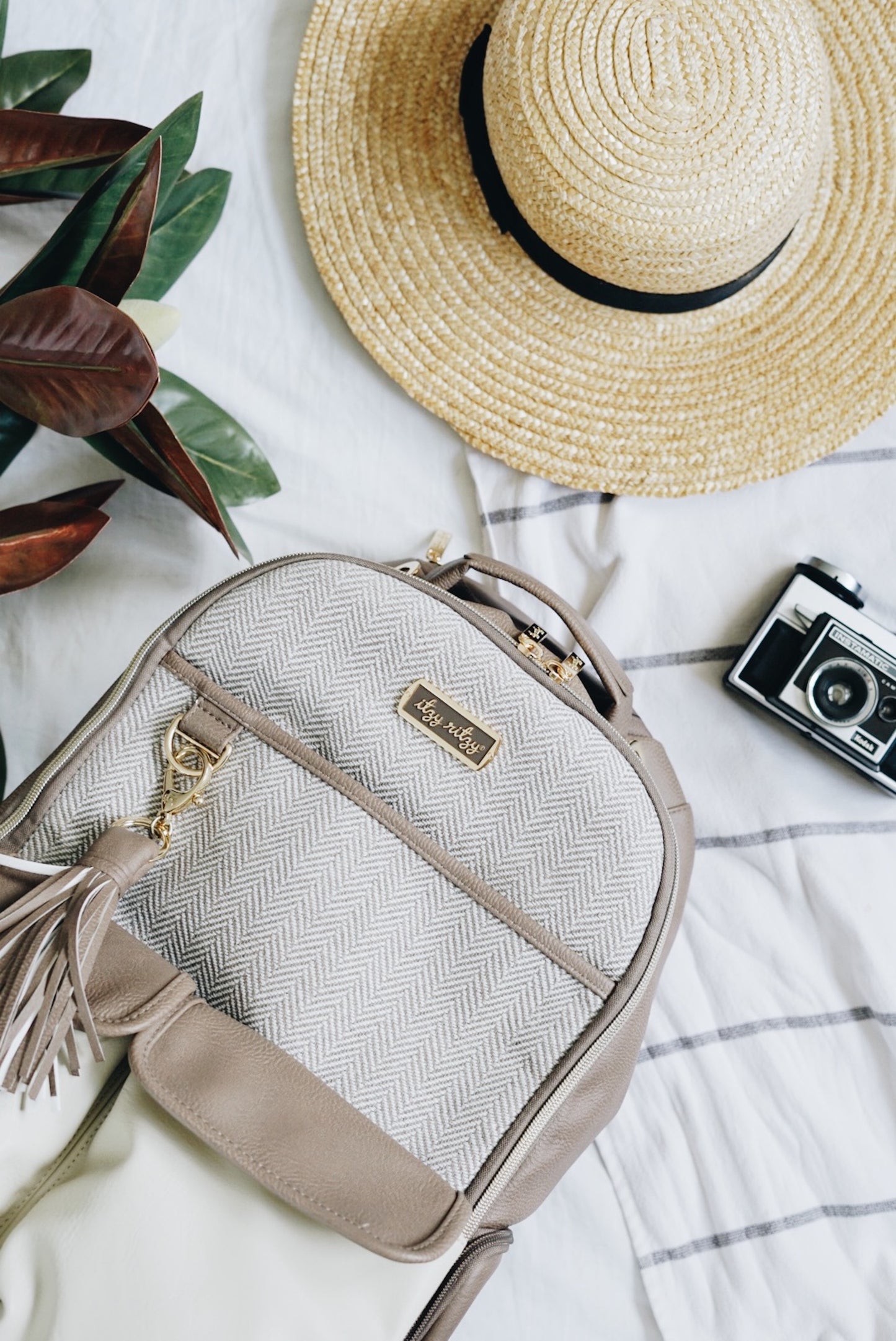 Itzy Ritzy Boss Backpack - Vanilla Latte